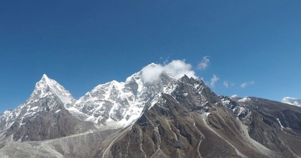 Budżet na Himalaje 2025/2026: ile naprawdę kosztuje trekking pod Everest i Annapurnę?