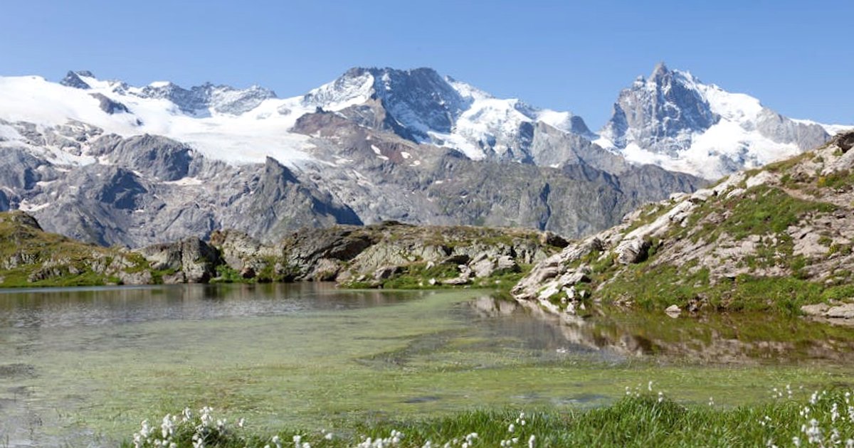 Gdzie na trekking w Europie bez tłumów? 8 tras, które pokochasz bardziej niż Alpy